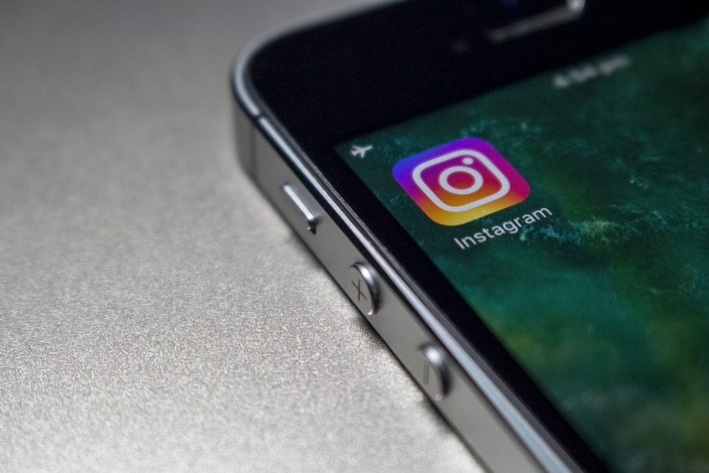 IGTV or Instagram Live? Here's How to Pick